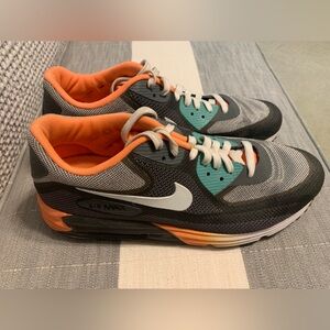 NIKE AIR MAX, Women’s Size 11 Great condition